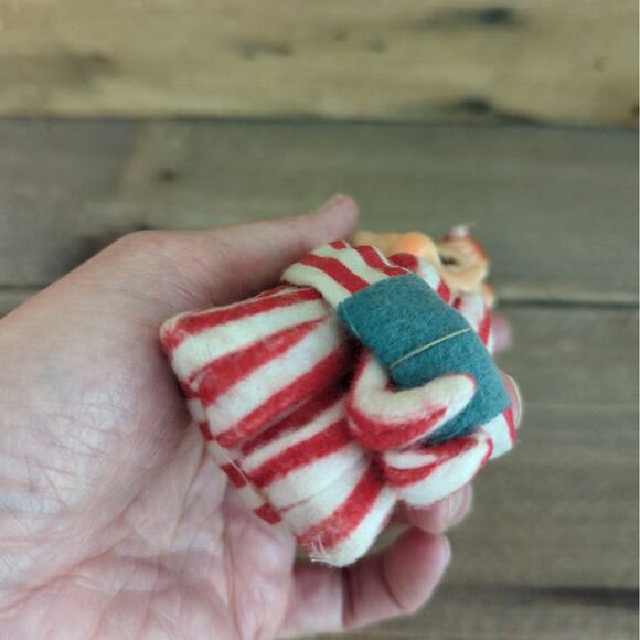 Vintage 1950s MCM Kitschy Red and White Striped Elf Knee Hugger Ornament - Picture 8 of 10